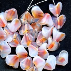 VINTAGE OPALESCENT CORAL FLOWER BEADS