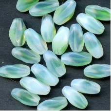 VINTAGE OPALESCENT SPRING GREEN BARRELS