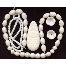 VINTAGE PALEST PINK PENDANT & BEADS