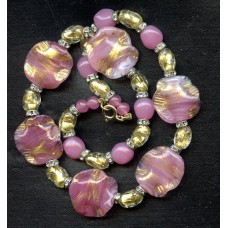 BEAUTIFUL VINTAGE OPALESCENT AND RHINESTONE NECKLACE