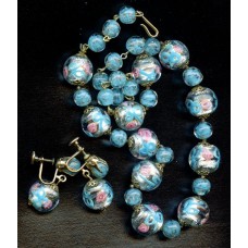 BEAUTIFUL VINTAGE VENETIAN FOIL AND ROSES NECKLACE AND EARRINGS