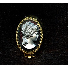 BEAUTIFUL VINTAGE TWO STRAND CAMEO CLASP