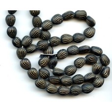 VINTAGE WG BLACK BEADS WITH GOLD LINES