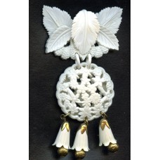 VINTAGE WHITE FUN LUCITE BROOCH
