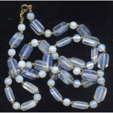 VINTAGE OPALESCENT NECKLACE