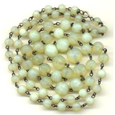 VINTAGE VASELINE GLASS OPALESCENT NECKLACE