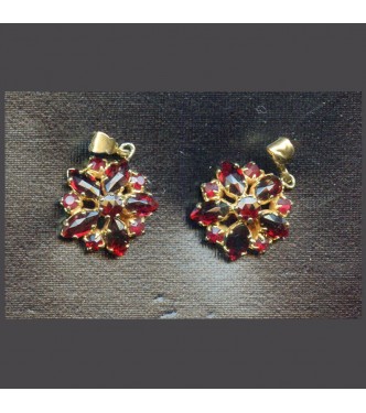 BEAUTIFUL VINTAGE  AUSTRIAN GARNET CRYSTAL DROPS