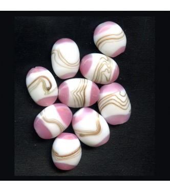 VINTAGE JAPAN WHITE AND PINK BEADS