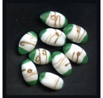 VINTAGE JAPAN WHITE AND GREEN BEADS