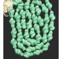 VINTAGE LAMPWORK MINTY SPRING CURL BEADS