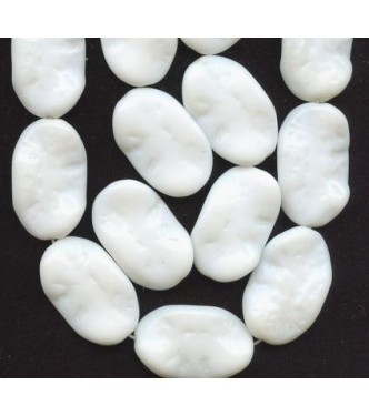 BEAUTIFUL VINTAGE SHINY WHITE FOCAL BEADS