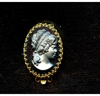 BEAUTIFUL VINTAGE TWO STRAND CAMEO CLASP