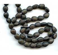 VINTAGE WG BLACK BEADS WITH GOLD LINES