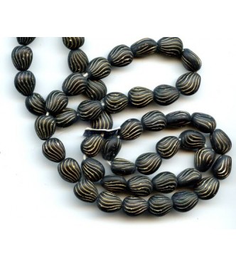 VINTAGE WG BLACK BEADS WITH GOLD LINES