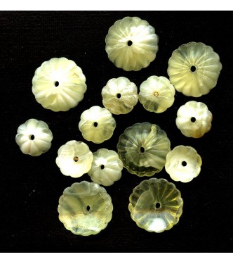 VINTAGE PALE YELLOW BEAD CAPS/FLOWERS