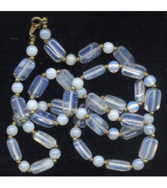 VINTAGE OPALESCENT NECKLACE