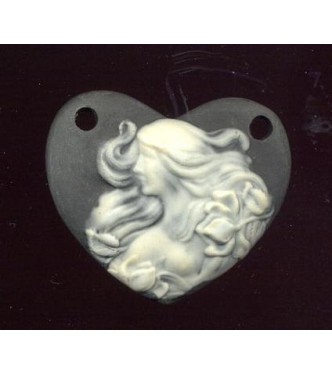 VINTAGE CERAMIC CAMEO HEART PENDANT (Black)